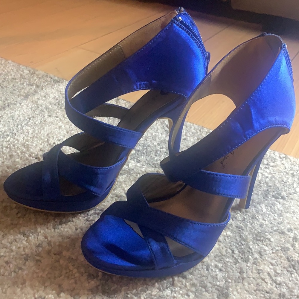 Heels - Picture 2 of 3